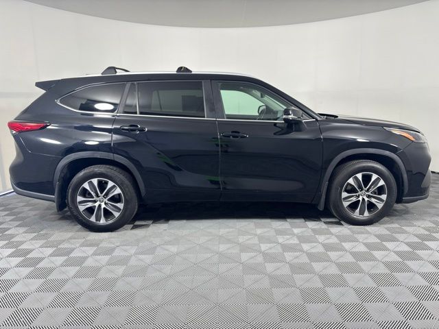 Used 2023 Toyota Highlander SUV