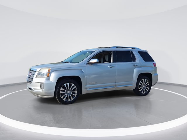 Used 2017 Silver GMC Denali image 4