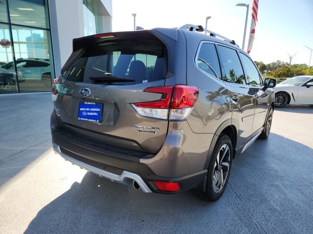 2022 Subaru Forester Touring 12