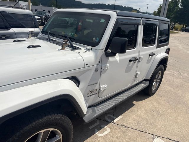 Used 2018 White Jeep Unlimited Sahara image 5