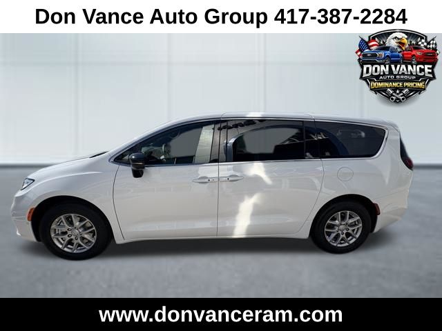 View vehicle photo 3