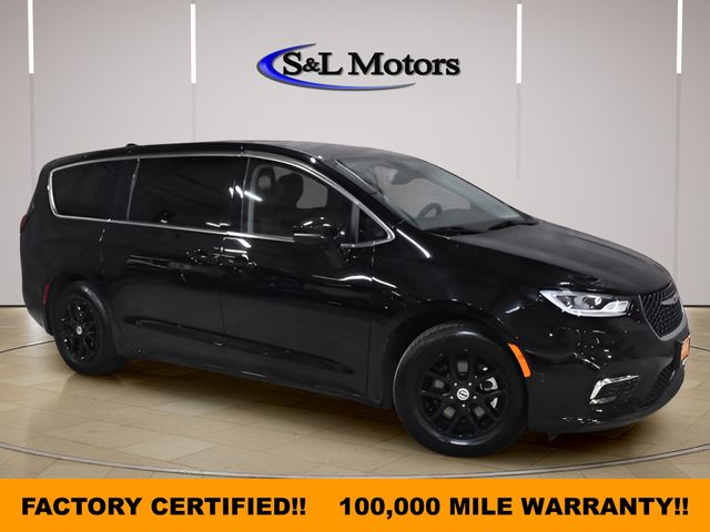 Diamond Black Crystal Pearlcoat 2024 Chrysler Pacifica Touring L FWD Minivan Front-Wheel Drive 9-Speed Automatic