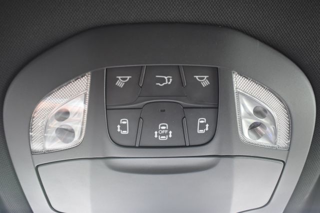 Used 2025 Chrysler Pacifica Van