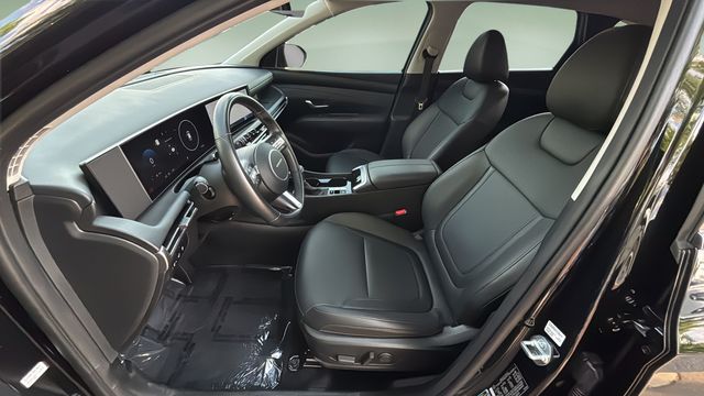 Used 2025 Black Hyundai SEL Convenience image 18