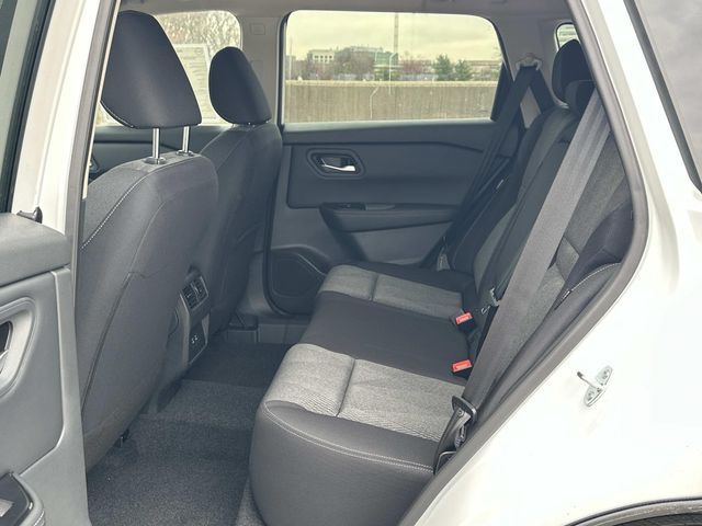2026 Nissan Rogue SV - Photo 12