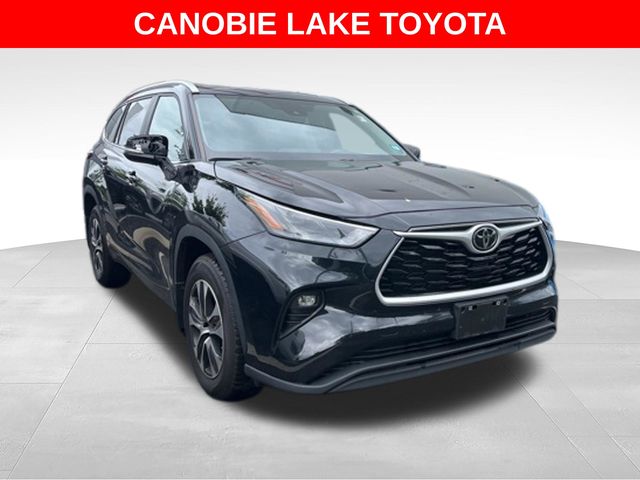 2023 Toyota Highlander XLE AWD's photo