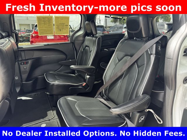 2025 Chrysler Pacifica Limited White at Mac Haik CDJR North Houston