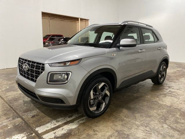 Shimmering Silver 2026 Hyundai Venue SUV / Crossover Front-Wheel Drive Continuously Variable Transmission