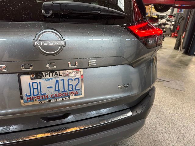 Used 2023 Gray Nissan SV image 3