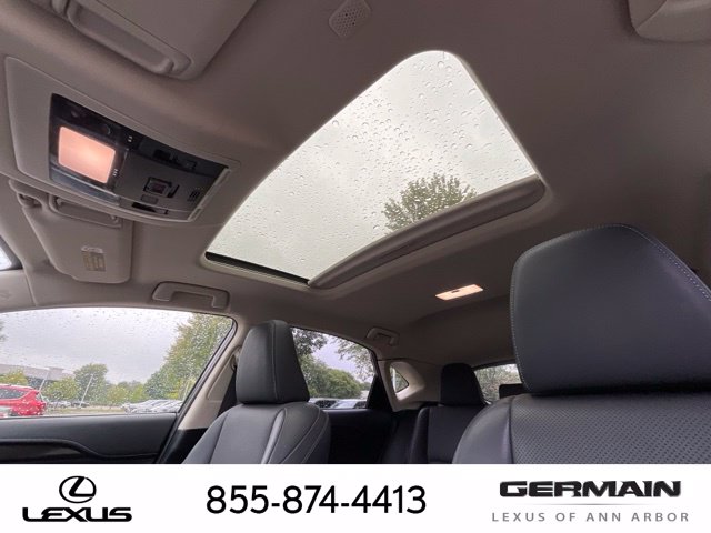Used 2021 Black Lexus 300h image 21