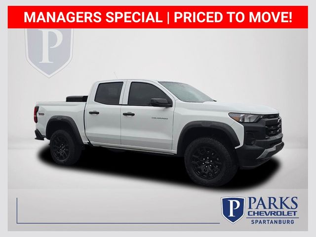 Summit White 2024 Chevrolet Colorado Trail Boss Crew Cab 4WD Pickup Truck Four-Wheel Drive 8-Speed Automatic