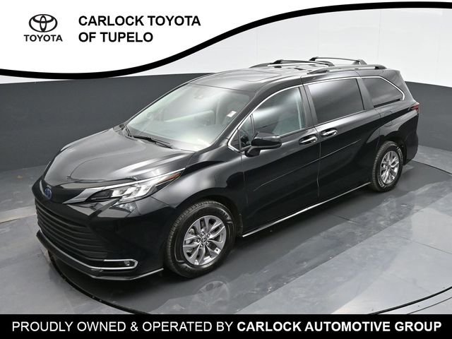 2022 Toyota Sienna XLE 37