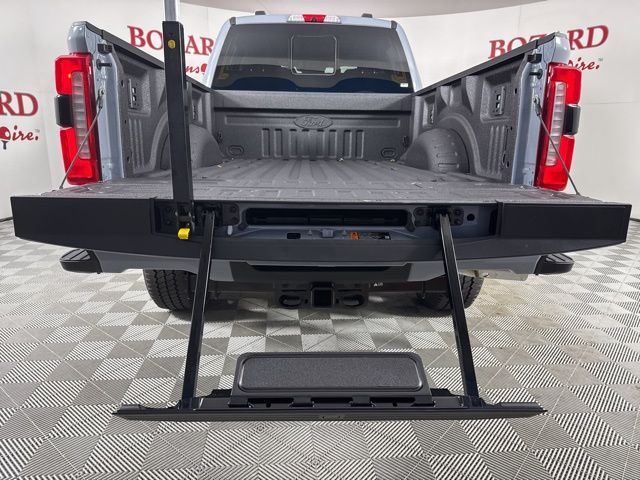 2025 Glacier Gray Metallic Tri-Coat Ford Super Duty F-250 SRW Lariat 4X4 Truck