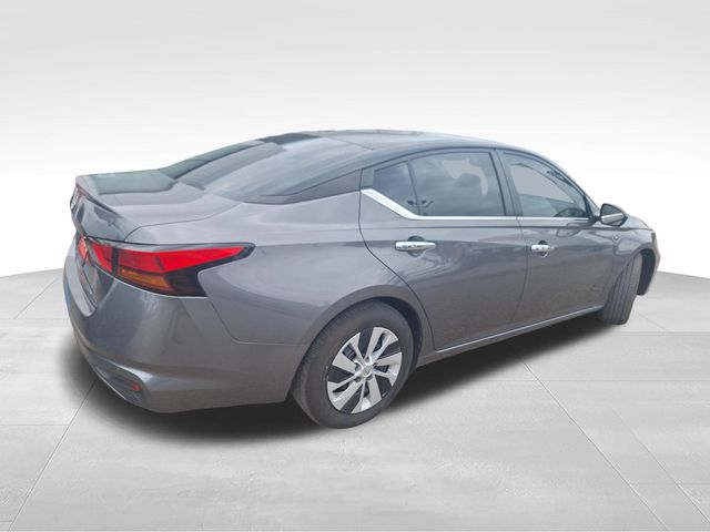 Certified Used 2025 Gray Nissan 2.5 S image 9