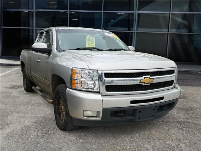 Silver Birch Metallic 2009 Chevrolet Silverado 1500 LTZ Extended Cab 4WD Pickup Truck Four-Wheel Drive 4-Speed Automatic Overdrive