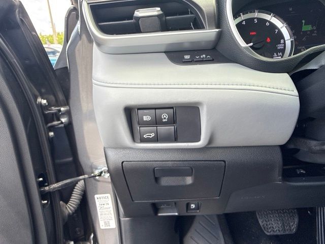 2023 Toyota Highlander - $30,988