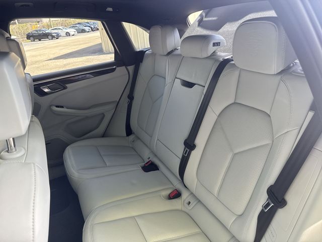 Used 2025  Porsche Base image 14