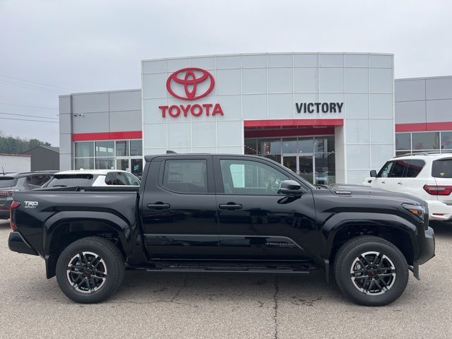 2025 Toyota Tacoma TRD Sport Double Cab photo 3