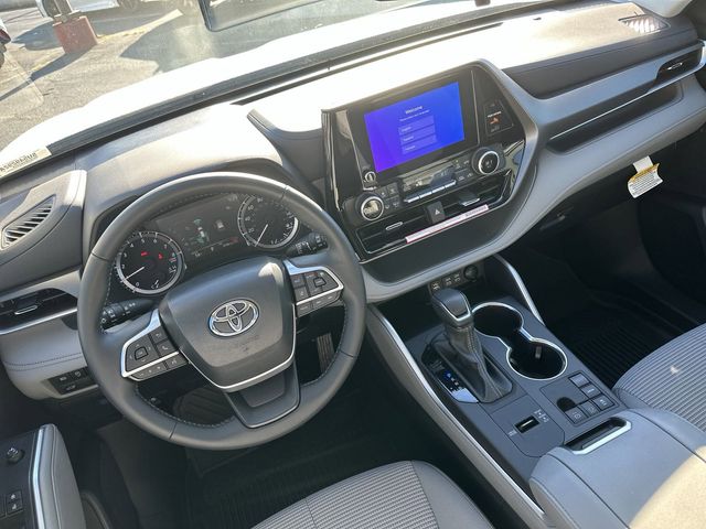 2024 Toyota Highlander LE 15