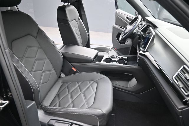 Used 2025 Volkswagen Atlas Cross Sport SUV