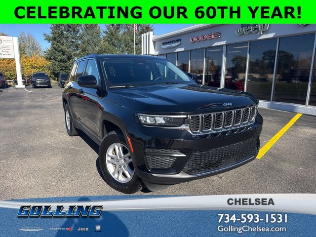 2023 Jeep Grand Cherokee Laredo 4WD