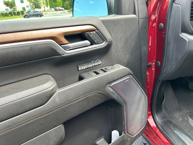 Used 2022  Chevrolet High Country image 24
