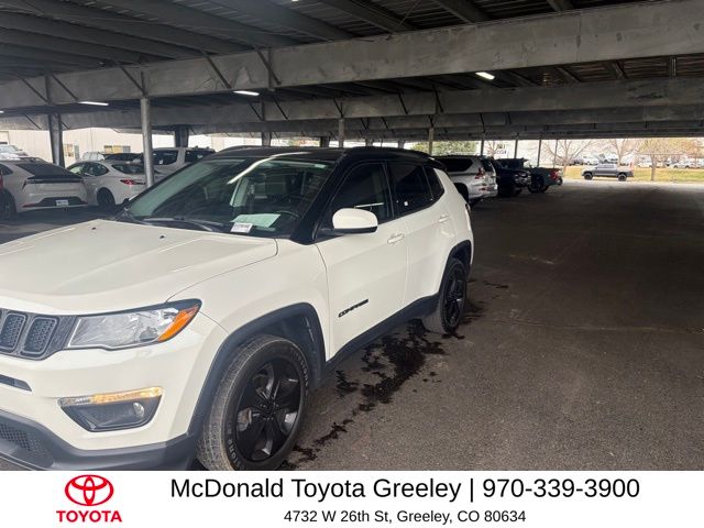 White Clearcoat 2018 Jeep Compass Altitude 4WD SUV / Crossover Four-Wheel Drive 9-Speed Automatic
