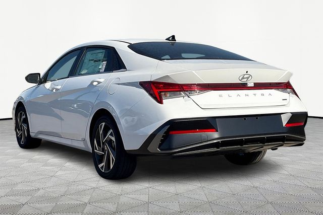 2025 Hyundai Elantra Hybrid Limited photo