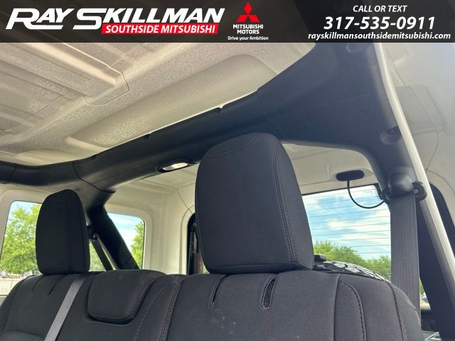 Used 2019 White Jeep Unlimited Sahara image 21