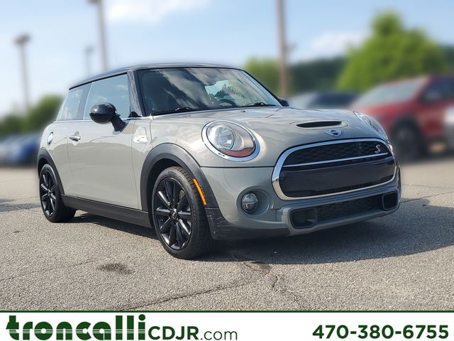 Thunder Gray Metallic 2018 MINI Cooper Hatchback Front-Wheel Drive 6-Speed Automatic