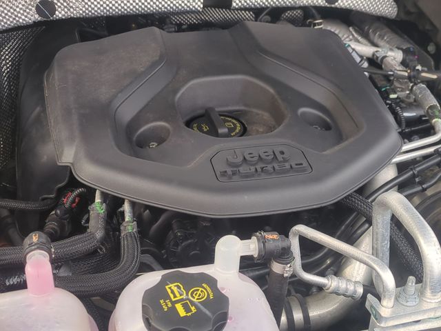 Used 2022 White Jeep 4xe image 25