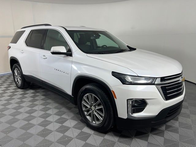 White (Iridescent Pearl Tricoat) 2023 Chevrolet Traverse LT Cloth FWD SUV / Crossover Front-Wheel Drive 9-Speed Automatic
