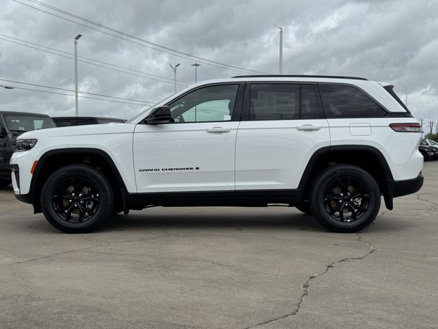 2026 Jeep Grand Cherokee Laredo White/off-white at Big Star Buick GMC