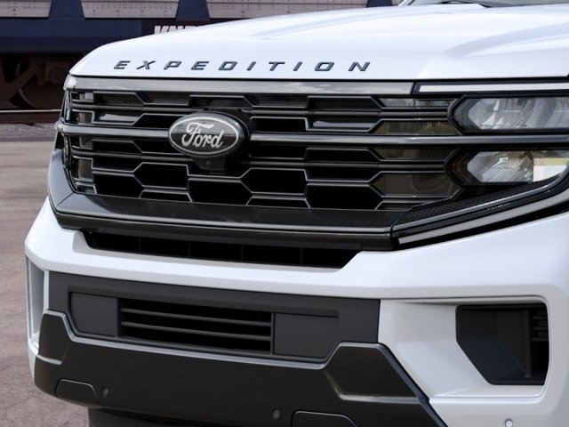 New 2027 White Ford Platinum image 17