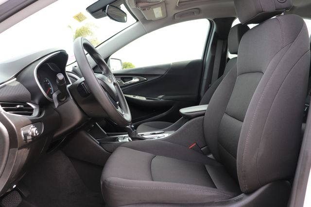 2024 Chevrolet Malibu LT photo
