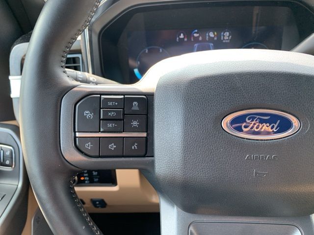 2023 Ford F-450SD Lariat 19