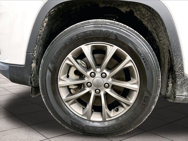 2021 Jeep Cherokee Latitude Lux White at Carlisle Cadillac Buick GMC