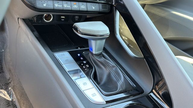 Used 2025 Gray Hyundai SEL Convenience image 30
