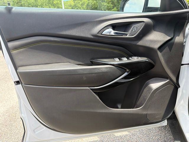 Used 2025 Chevrolet Trax SUV
