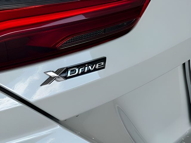 2026 BMW 8 Series 840i - Photo 10
