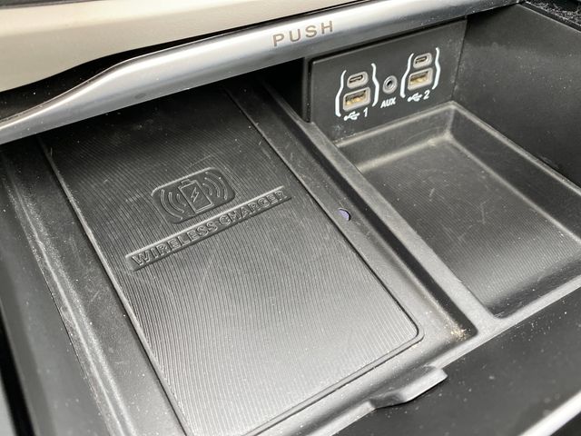 2023 Chrysler Pacifica Limited photo