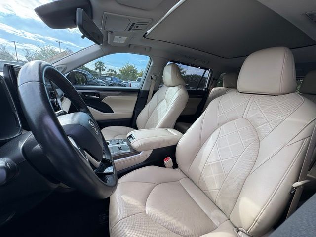 Used 2024 Toyota Highlander SUV