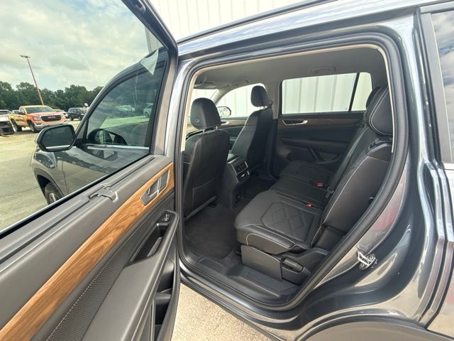 2025 Volkswagen Atlas 2.0T SE w/Technology:L168456A