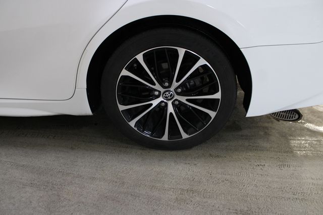 Used 2019 White Toyota SE image 34