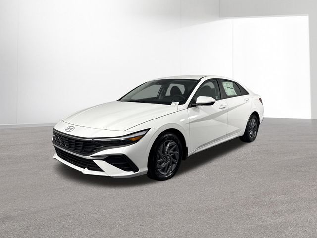 Used 2025 Hyundai Elantra Hybrid For Sale in Indianapolis, IN