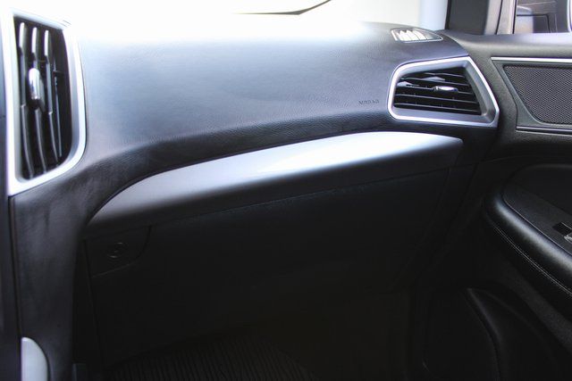 Used 2021 White Ford SE image 27