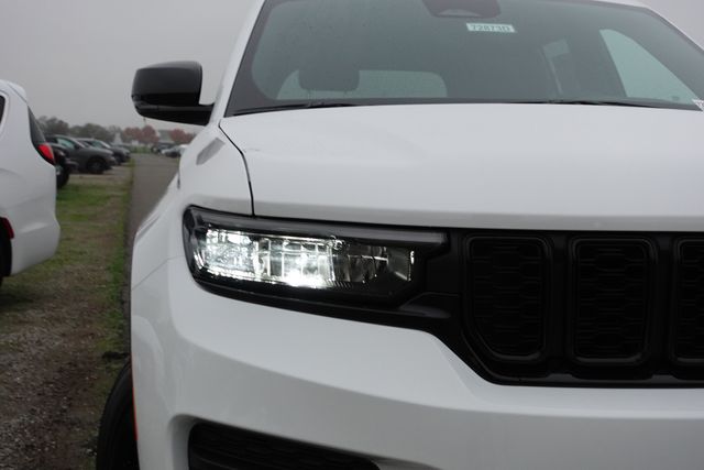 new 2025 Jeep Grand Cherokee car, priced at $37,275