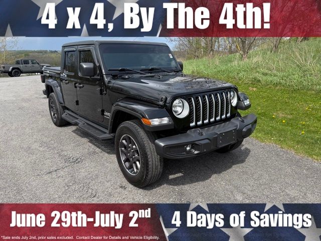 Black Clearcoat 2023 Jeep Gladiator Pickup Truck Four-Wheel Drive 8-Speed Automatic