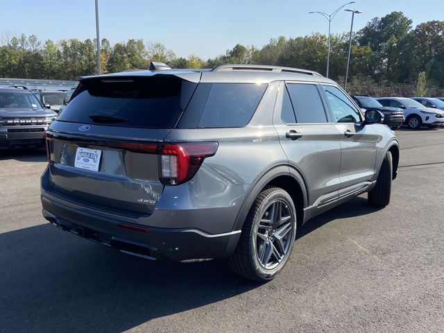 2025 Ford Explorer ST-Line 3