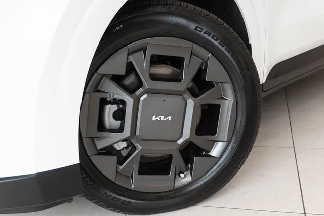 Used 2026 Kia Carnival Hybrid Van